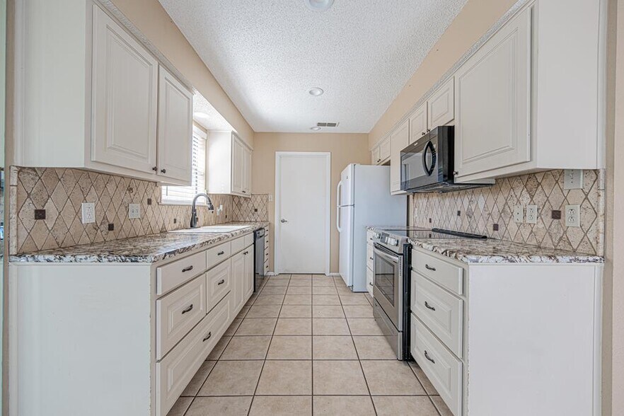 Building Photo - 105 Quail Run