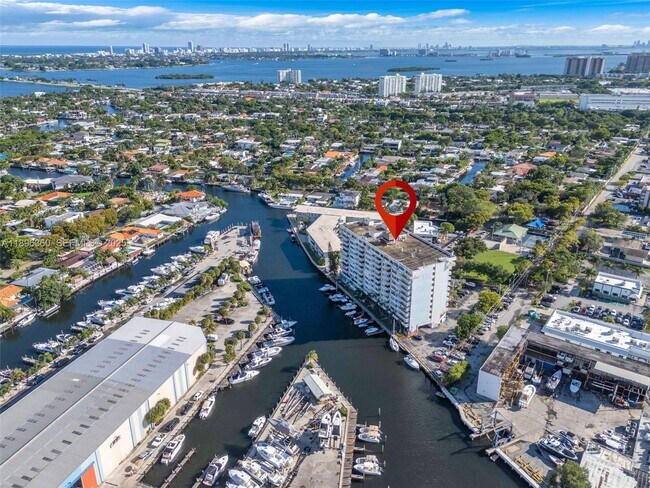 Building Photo - 13155 Ixora Ct