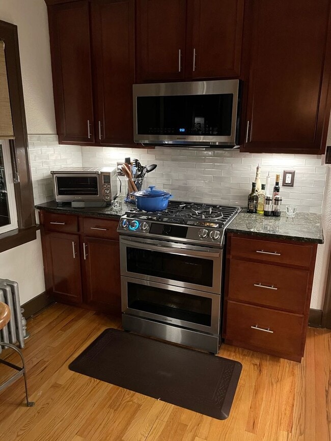 Building Photo - LOCATION LOCATION! This stunning remodeled bungalow has 4-beds and 2-baths w/ an office and is lo...