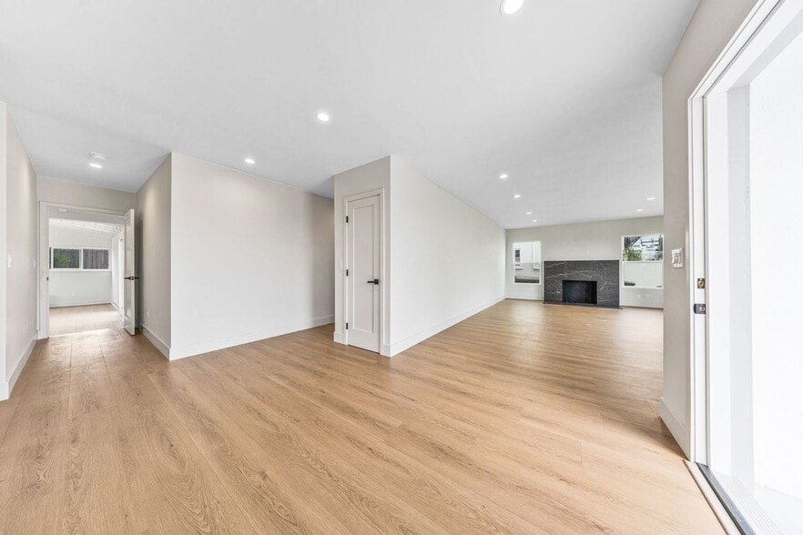 Building Photo - 5455 Harcross Dr