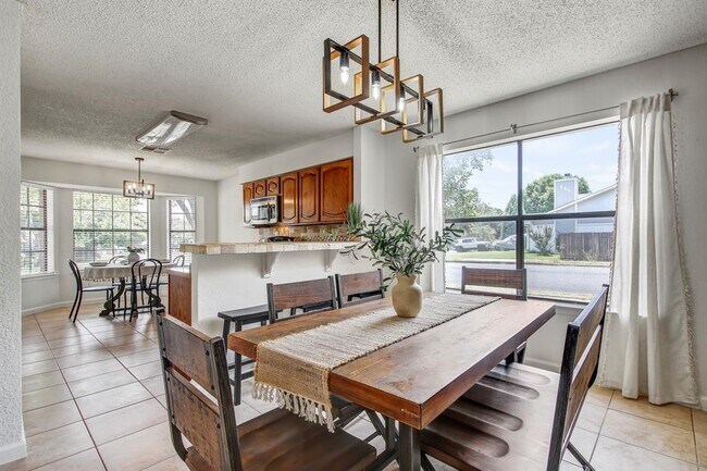 Building Photo - 17516 Klamath Falls Dr