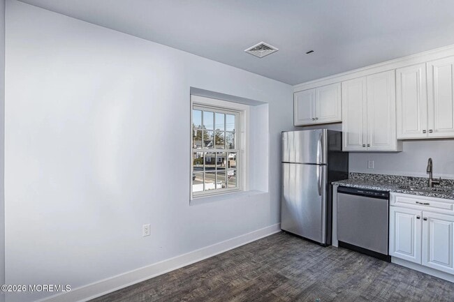 Building Photo - 1009 Arnold Ave