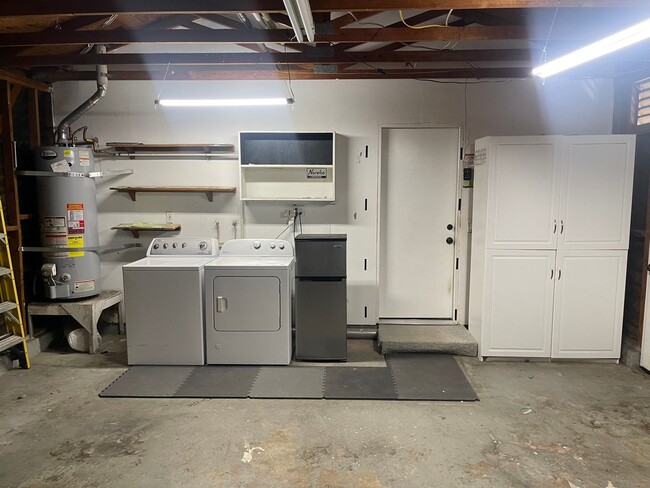 Building Photo - Lovely 3 Bedroom Home With Solar Energy in Poway!