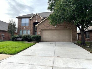 Building Photo - 9409 Fenway Dr