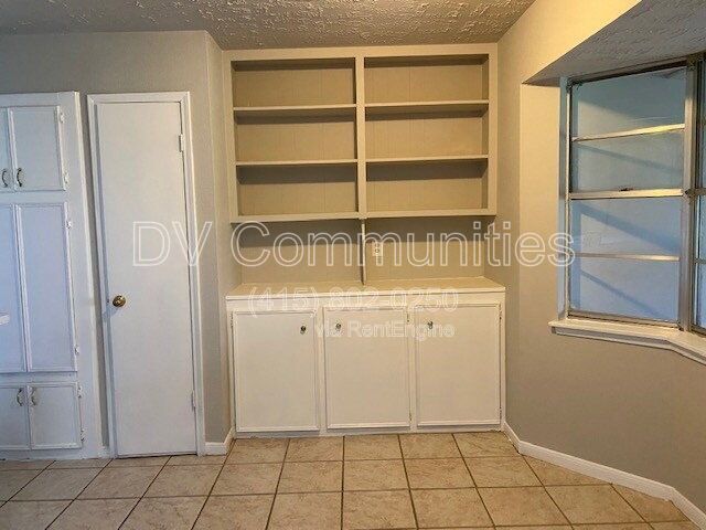 Building Photo - 18502 Bent Elm Dr