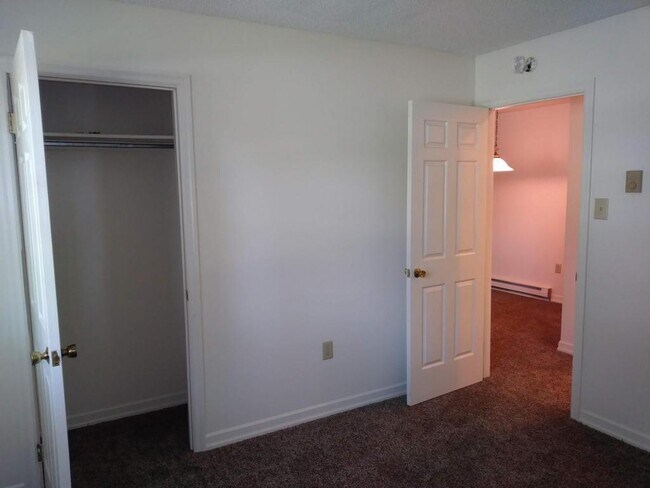 Building Photo - 480 E 5th Ave