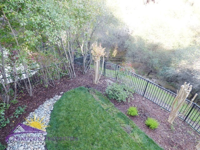 Building Photo - Modern Three-story 5 Bed 3.5 Bath 2,601 sqft Fair Oaks Home