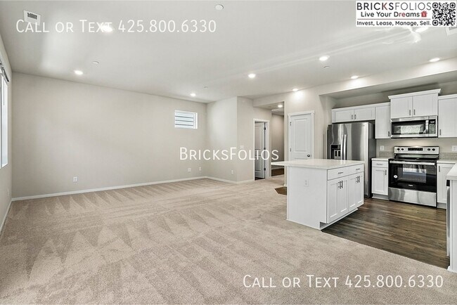 Building Photo - Exceptional Bremerton Home with Close to JBLM!