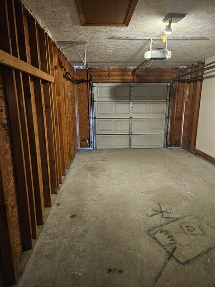 Building Photo - 2701 Ashby Dr