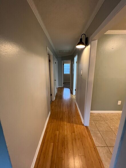 Building Photo - 119 Fairlane Dr