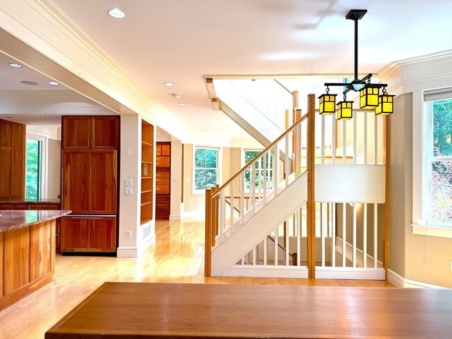Building Photo - 9 Sunny Knoll Terrace