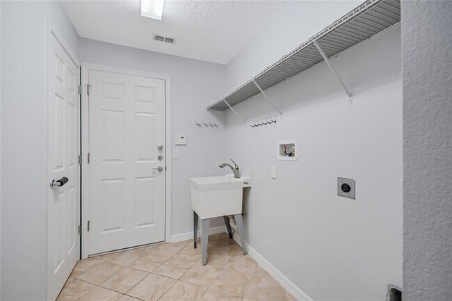 Building Photo - 12126 Tripletail Ln