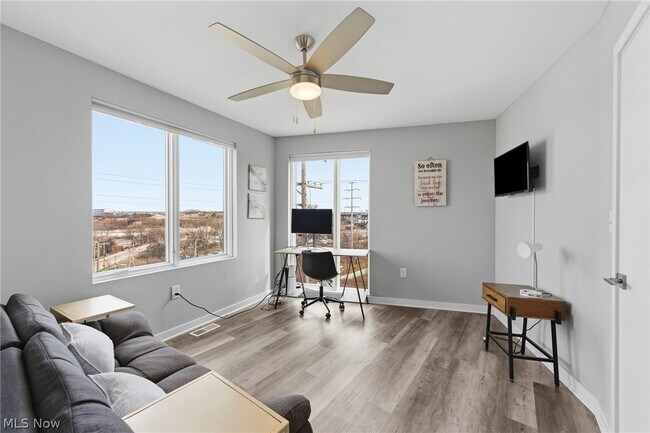 Building Photo - 402 Jefferson Ave