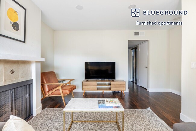 Building Photo - 960 N Alfred St