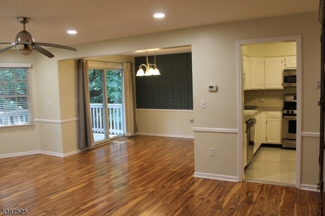 Building Photo - 75 Quartz Ln
