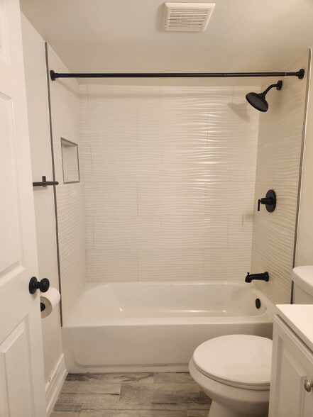 bathroom - 4939 W Cornelia Ave