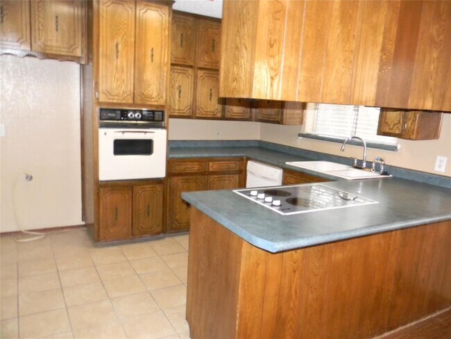 Building Photo - 7433 Timberhill Dr