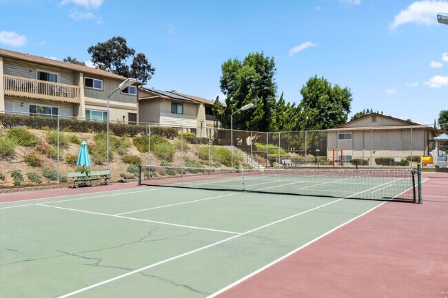 Building Photo - Beautifully Renovated Townhome-MUST SEE!!!