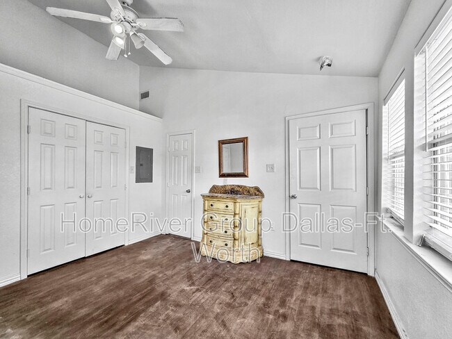 Building Photo - 642 NW 11th St
