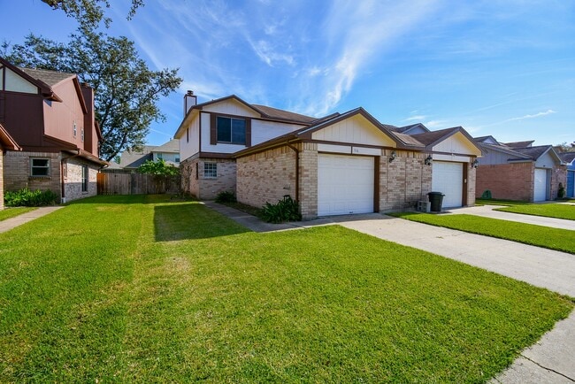 Building Photo - 516 Birdsong Dr