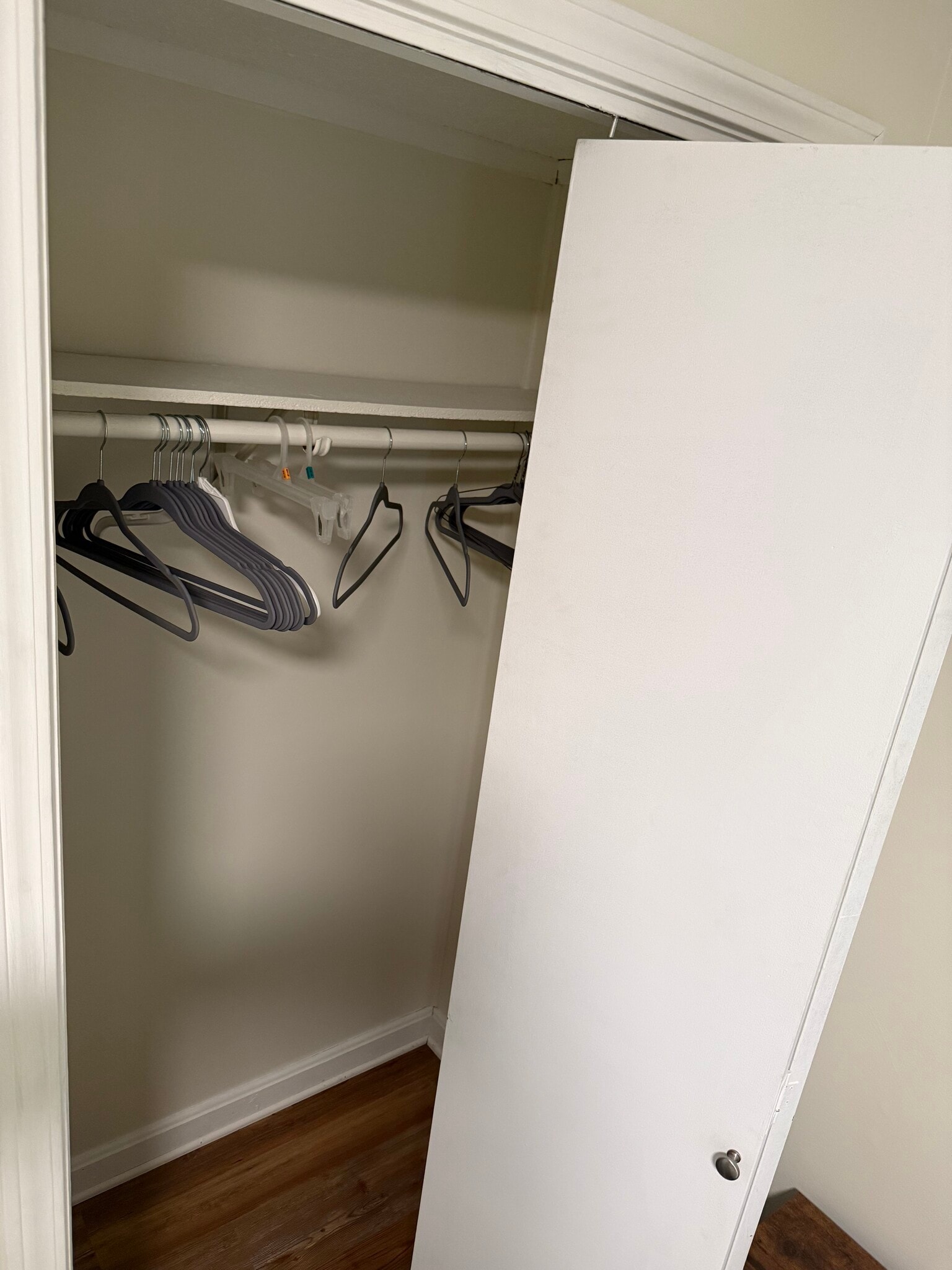 Building Photo - 735 Oakwood Rd