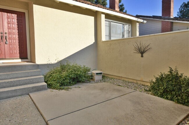 Building Photo - 6574 Leyland Park Dr