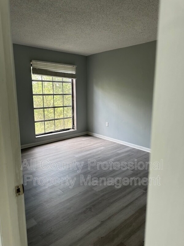 Building Photo - 5550 NW 44th St
