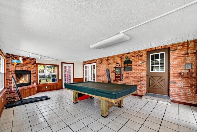 Building Photo - 223 Denese Ln