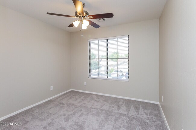 Building Photo - 11221 W Mountain View Dr