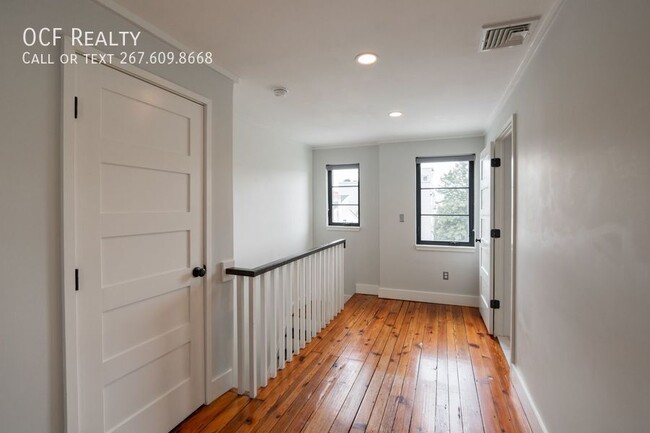 Building Photo - Three Bed Olde Richmond Townhouse