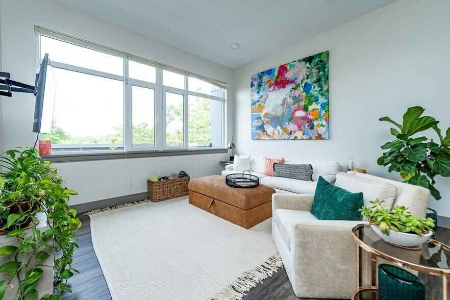 Building Photo - 408 Mystic Ave