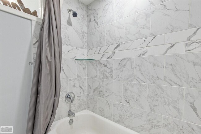 Building Photo - 11489 Anna Lisa Dr