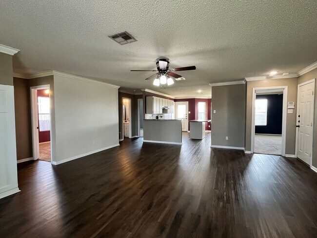 Building Photo - 4509 Lloyd Dr