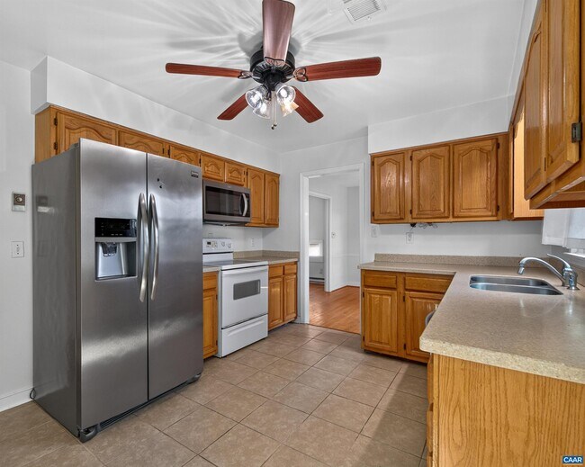 Building Photo - 308 Eastbrook Dr