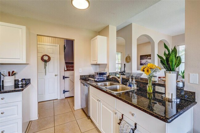 Building Photo - 11779 Shirburn Cir