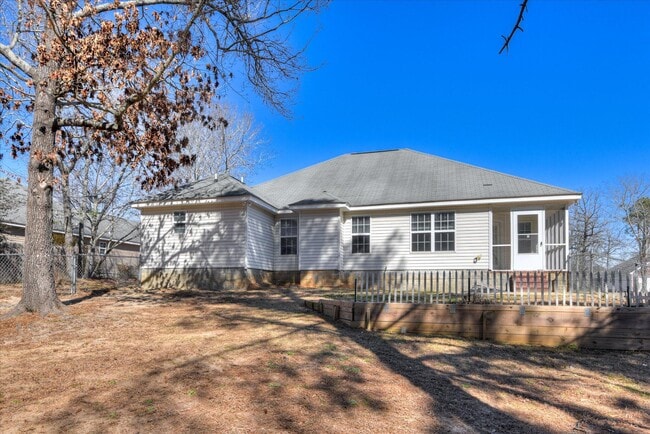 Building Photo - 909 Watsonia Dr