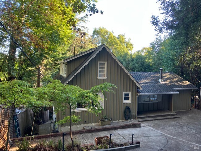 Primary Photo - 190 Forrest Ave