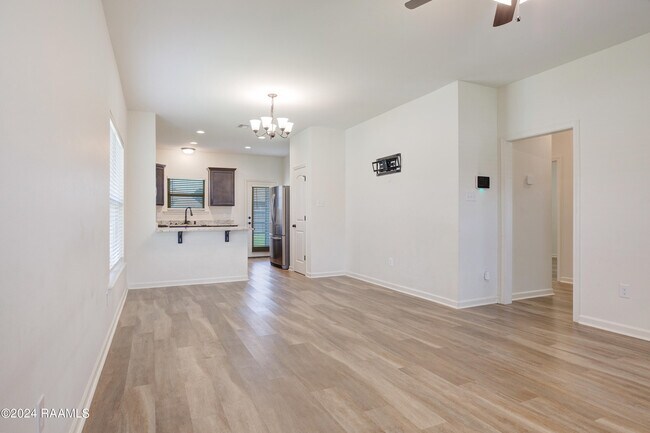 Building Photo - 524 Elwick Dr