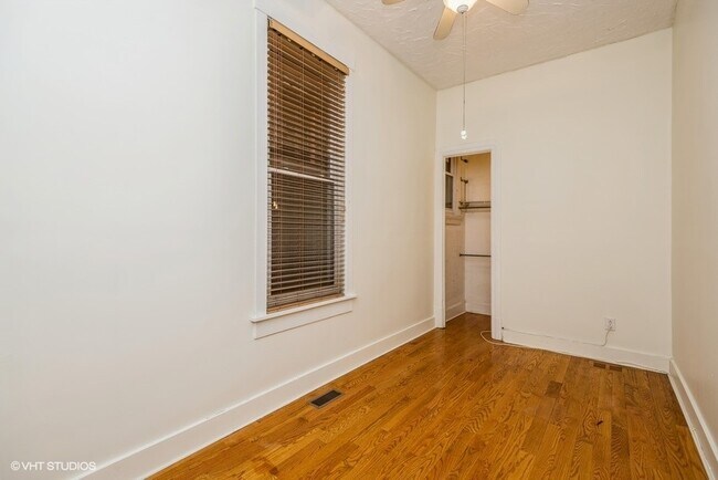 Building Photo - 2248 N Southport Ave