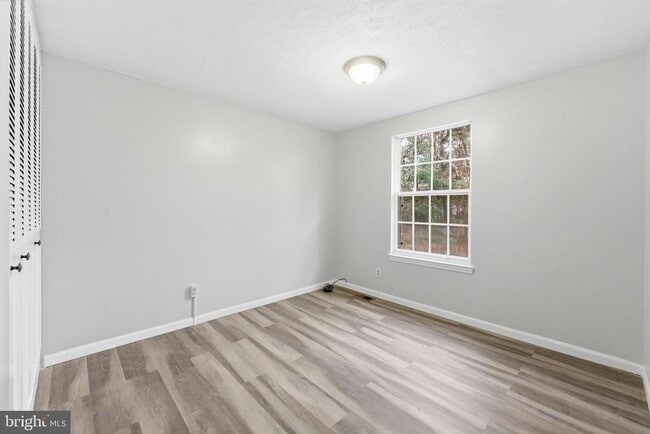 Building Photo - 115 Villa Knoll Ct