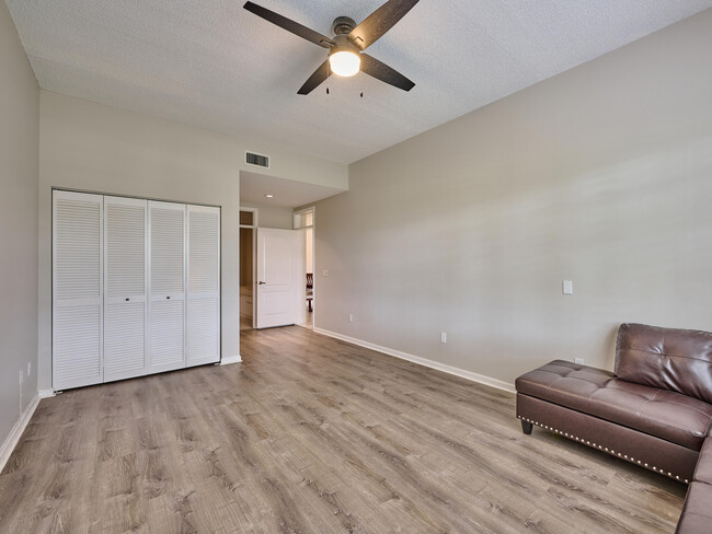 Building Photo - 10148 Andover Coach Cir