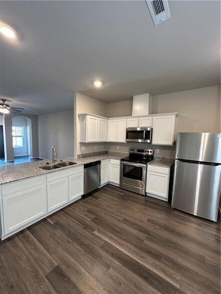 Building Photo - 6801 SW Chestnut Hill Rd