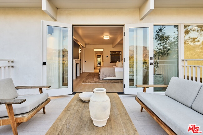 Building Photo - 23515 Malibu Colony Rd