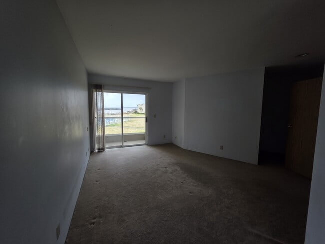 Building Photo - 1728 Edwards Dr