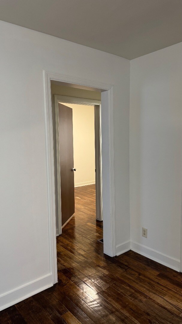 Building Photo - 2162 Vermont St