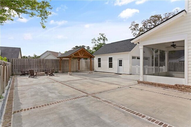 Building Photo - 165 Harrington Ln