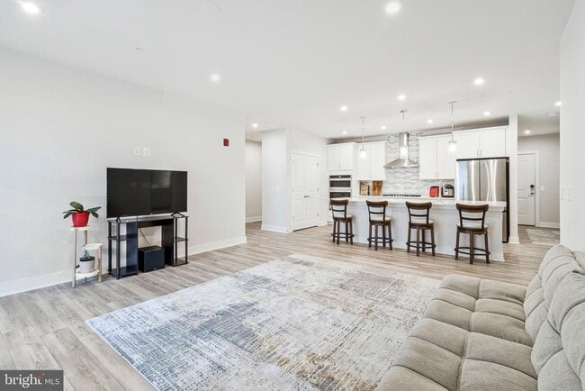 Building Photo - 102 St Ives Pl