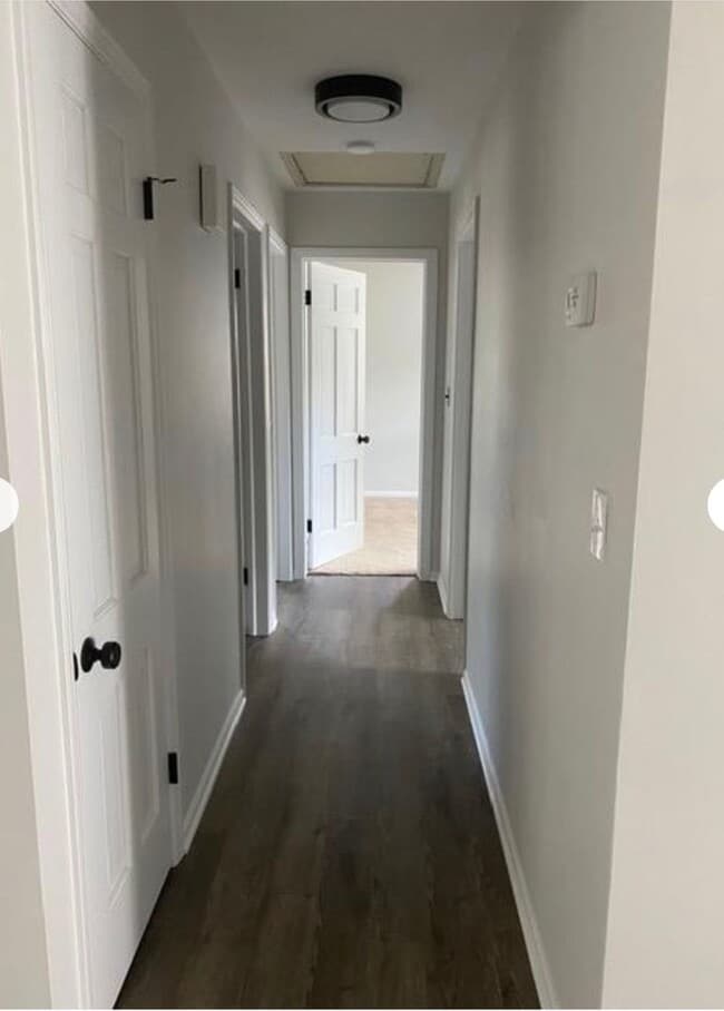 Building Photo - 3 bed/2 bath ranch on the NE side!