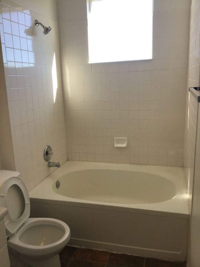Building Photo - Large 2 bed, 2 bath condo for rent near Anschutz Medical Center