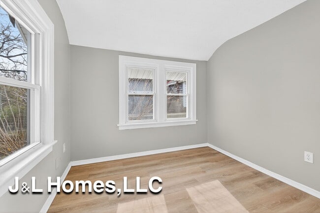 Building Photo - 888 Miller Ave